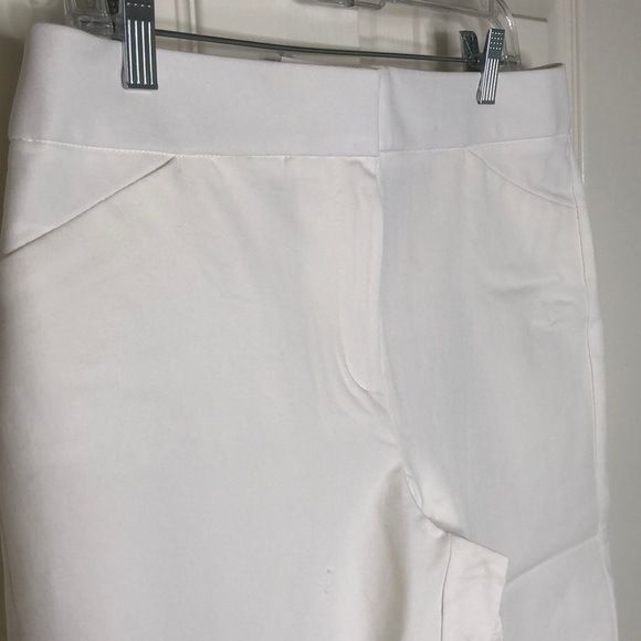 CHICO’S Secret Stretch White Shorts - Picture 5 of 11